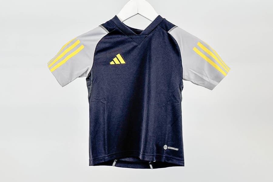 2 adidas Kinder Trikots Tiro 23 Competition schwarz/grau, Gr. 128